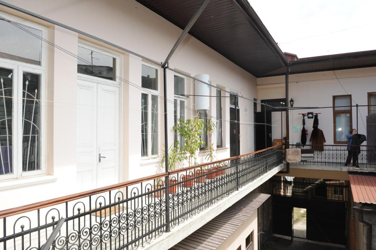 Apartment On Prospekt Mira 71 Sukhumi Exterior foto