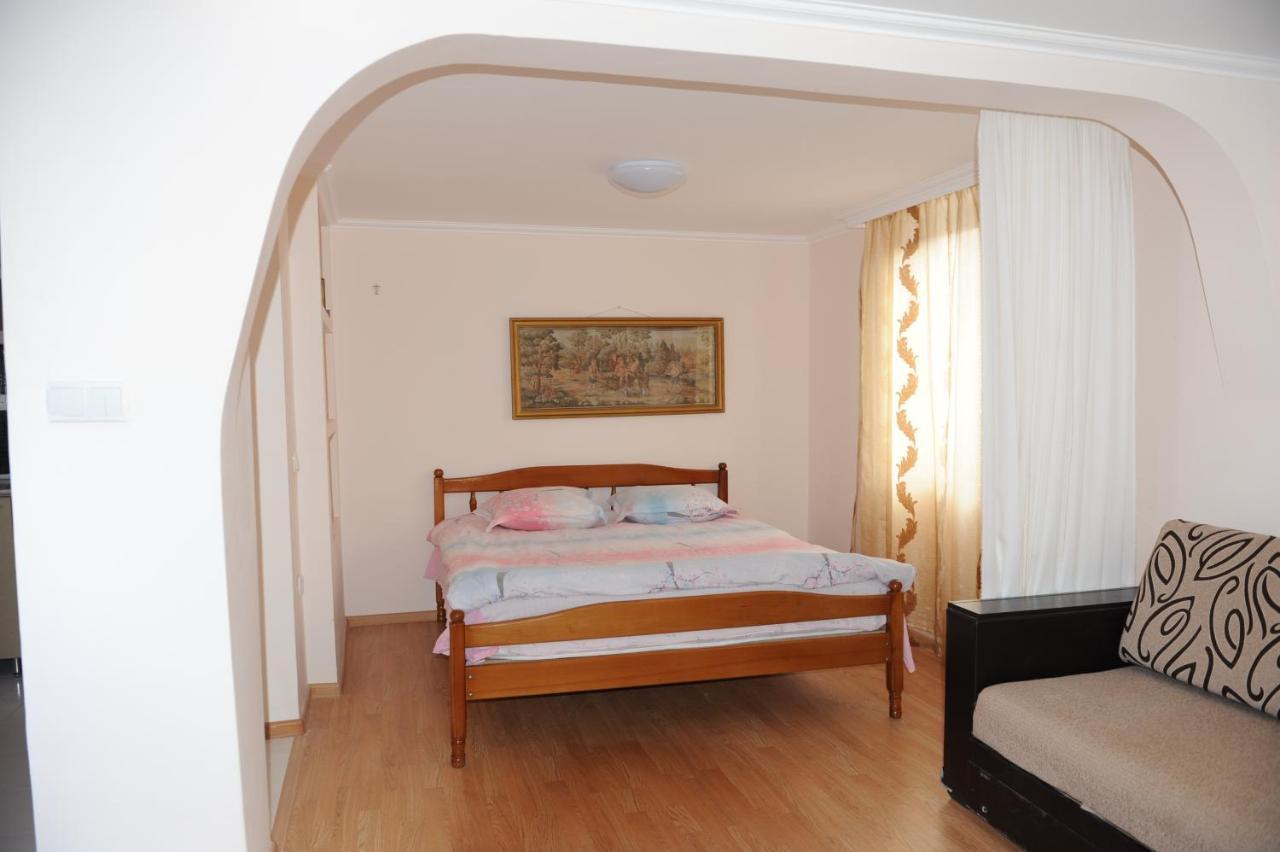 Apartment On Prospekt Mira 71 Sukhumi Exterior foto