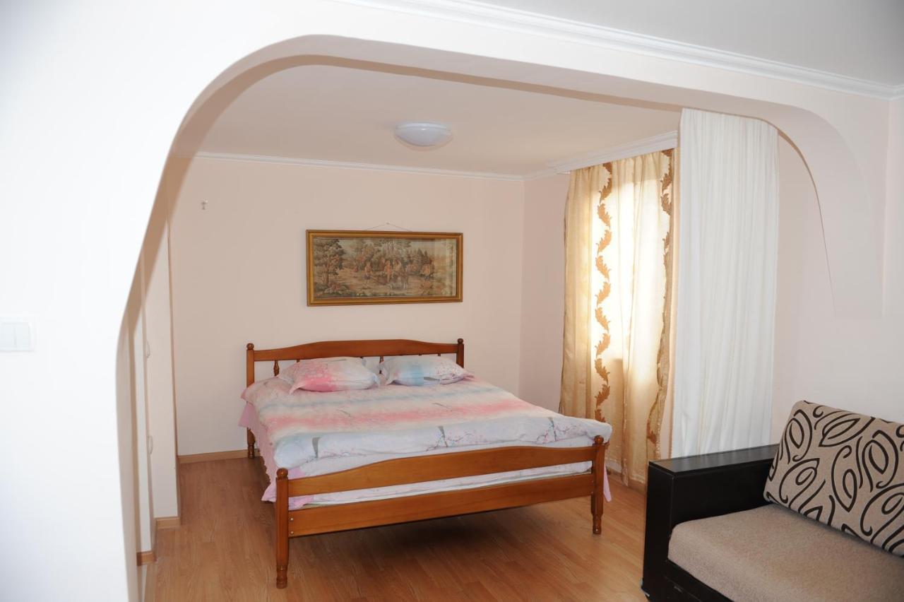 Apartment On Prospekt Mira 71 Sukhumi Exterior foto