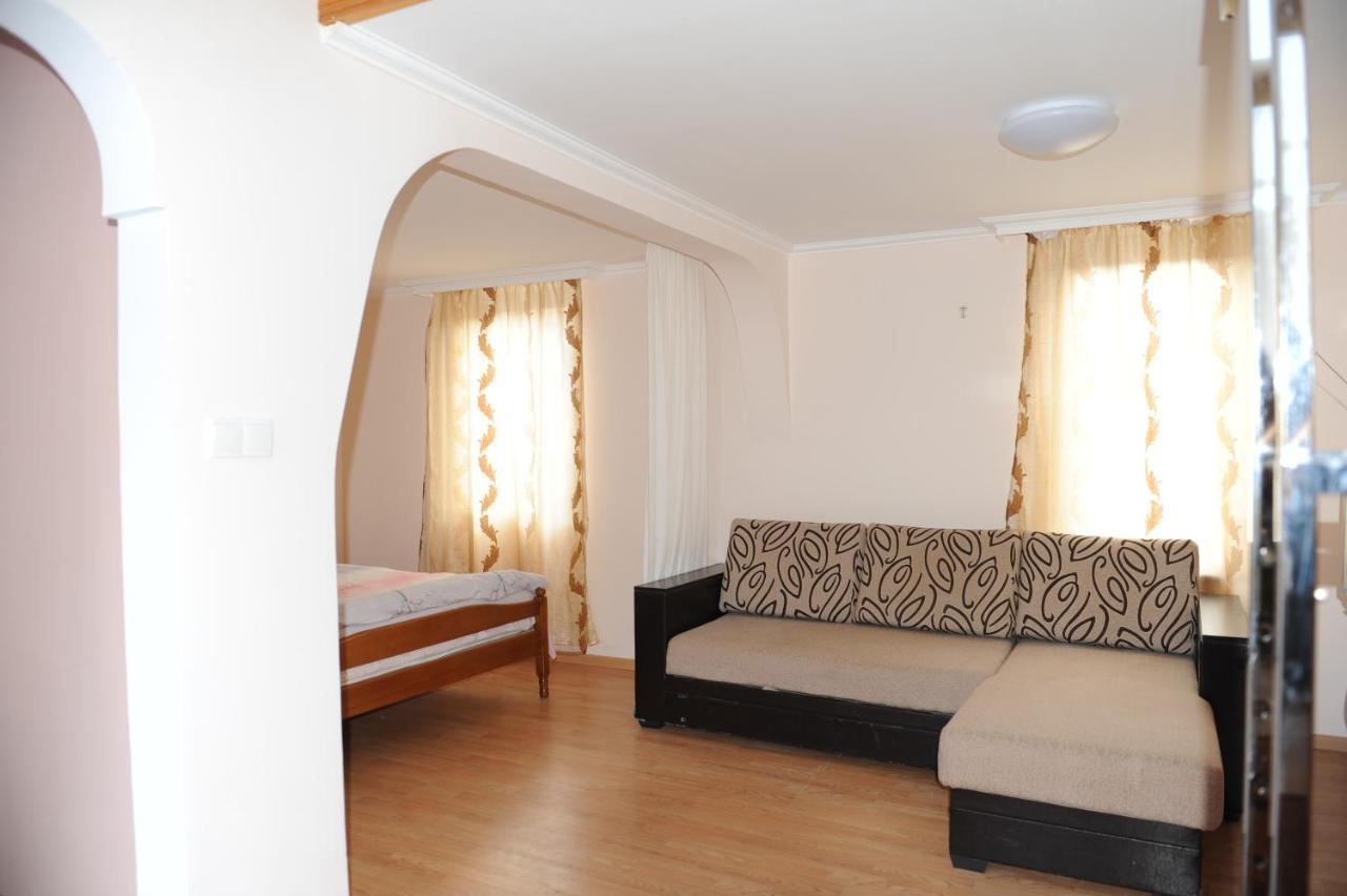 Apartment On Prospekt Mira 71 Sukhumi Exterior foto